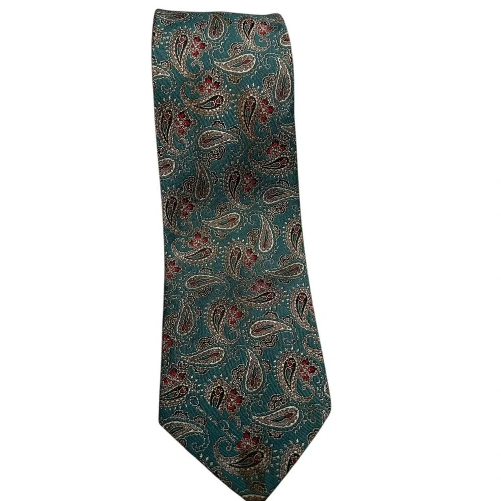 Oscar de la Renta elegant men